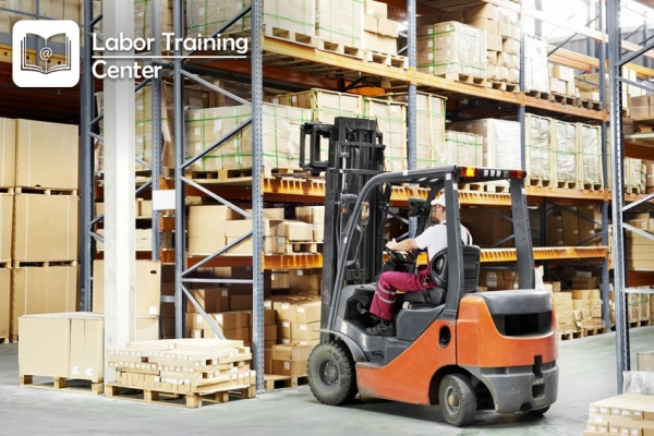 ¿Qué es la formación de carretillas elevadoras?